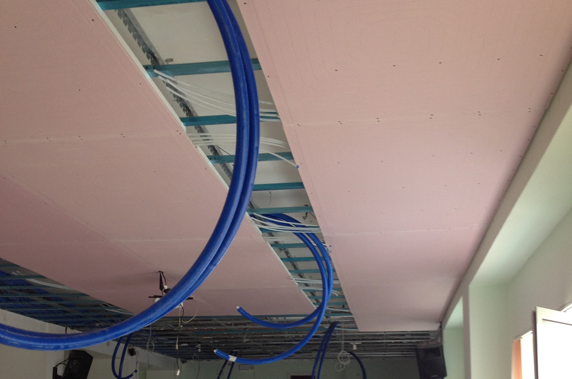 Soffitto e parete radiante Uponor a Salerno per edifici pubblici