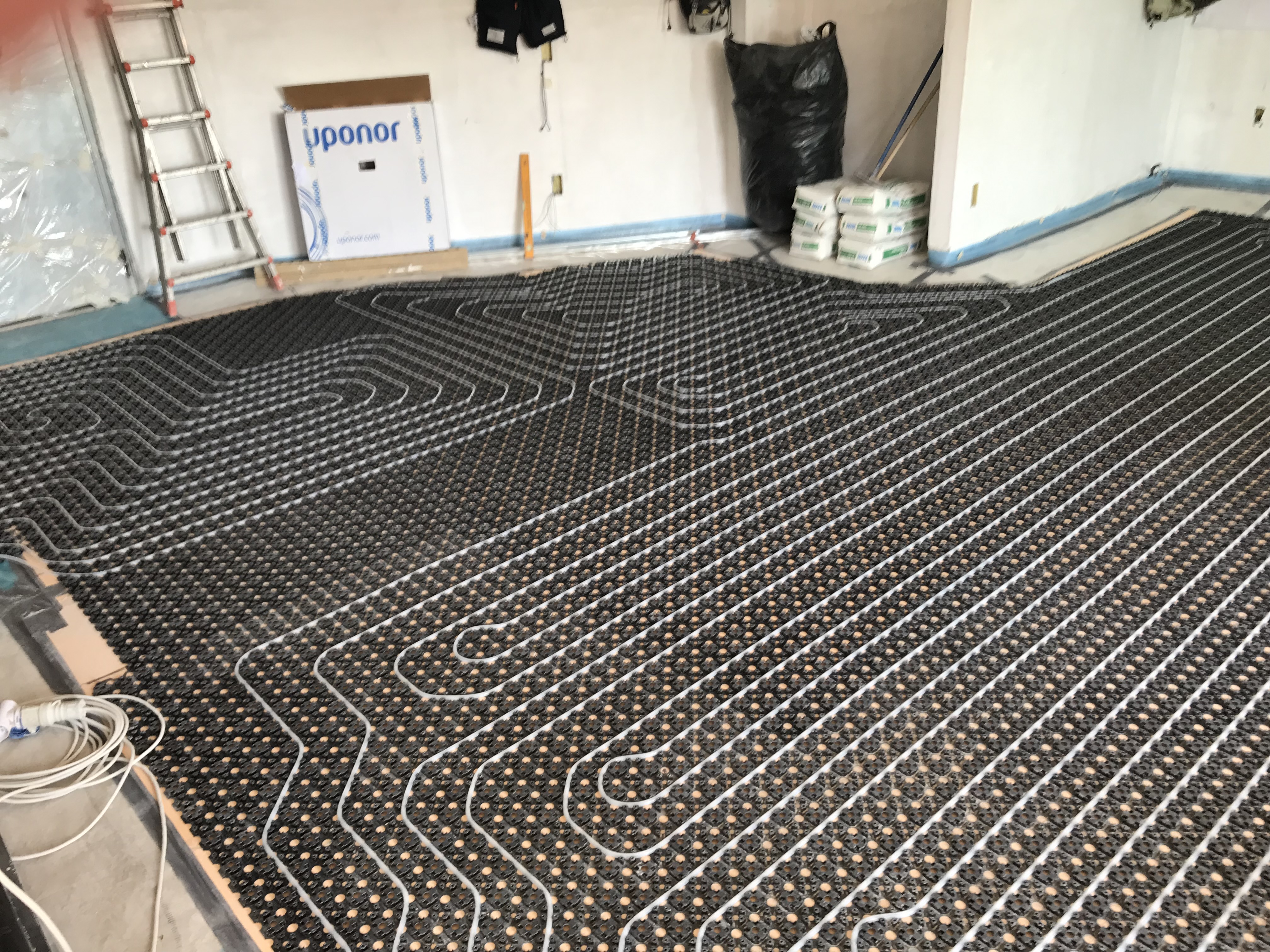Impianto a pavimento caldo freddo Uponor MINITEC da 3,2 cm